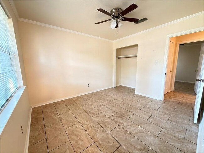 Building Photo - 3236 Reine Ave