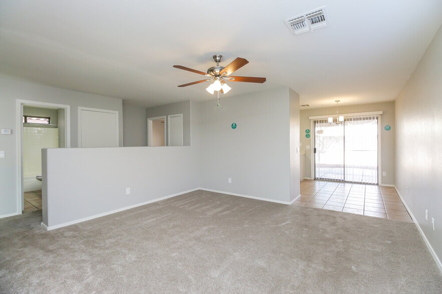 Building Photo - 10602 W Rosewood Dr