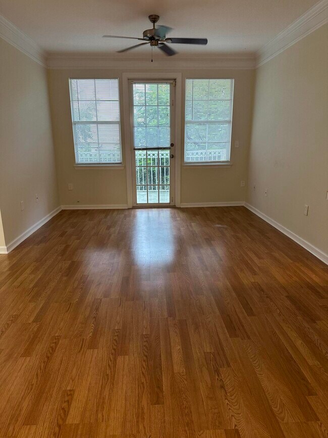 Building Photo - 9857 Baywinds Blvd