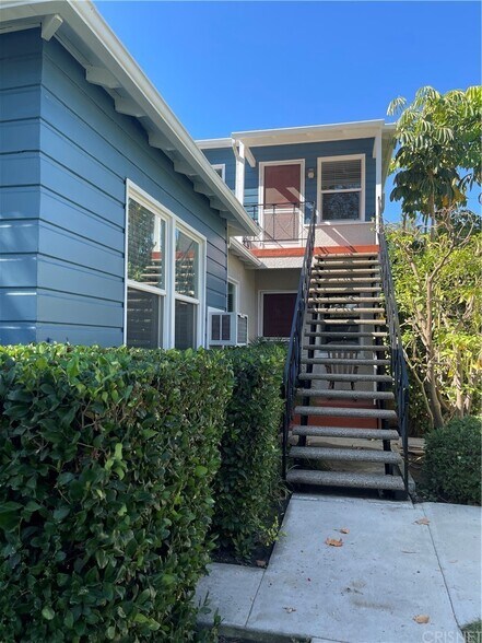 1211 1/2 Lower Unit - 1211 N Kenwood St