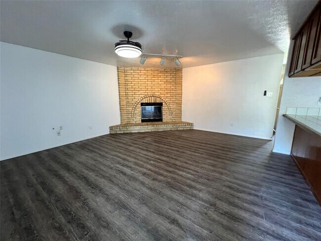 Building Photo - 24315 Beef Canyon Dr