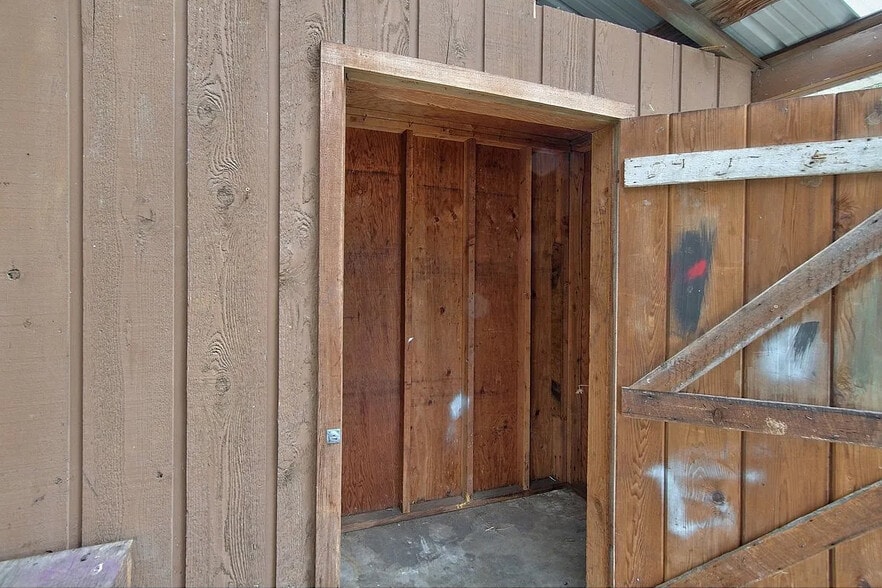 Building Photo - 720 NE 69th Ave