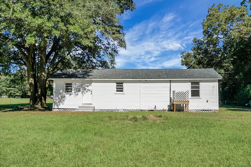 Back of house - 2735 Exchange Landing Rd