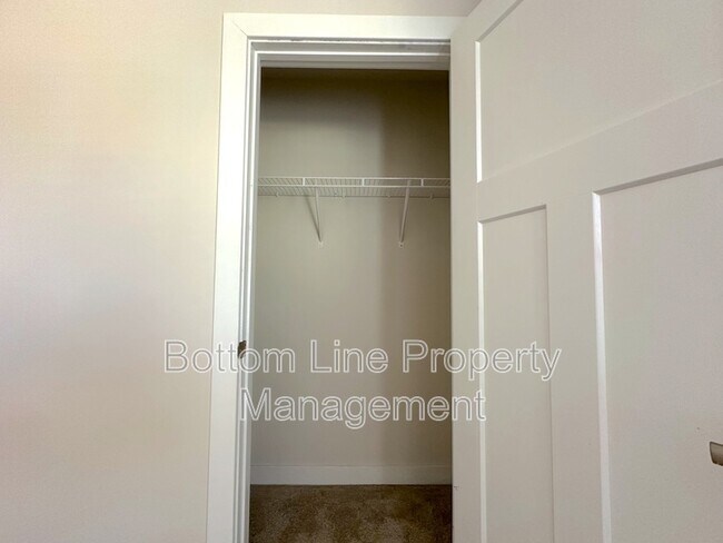 Building Photo - 5087 Crabapple Ln