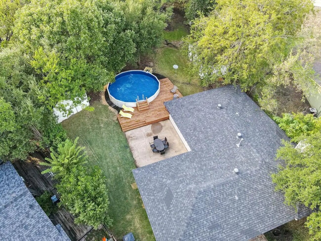 Building Photo - 1919 Puritan Dr