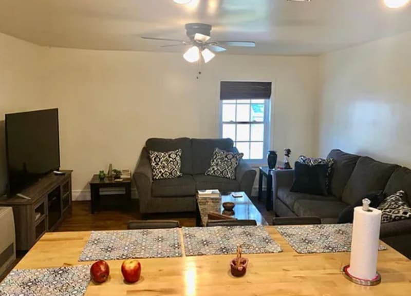 Building Photo - 657 Maine Ave