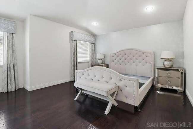 Building Photo - 561 Bayona Loop