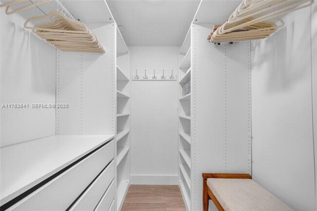 Building Photo - 1025 92nd St