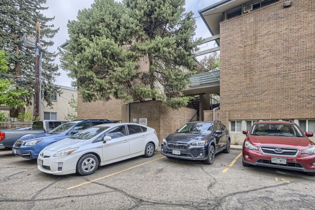 Building Photo - Central 1 BDR / 1 BA Condo in Boulder