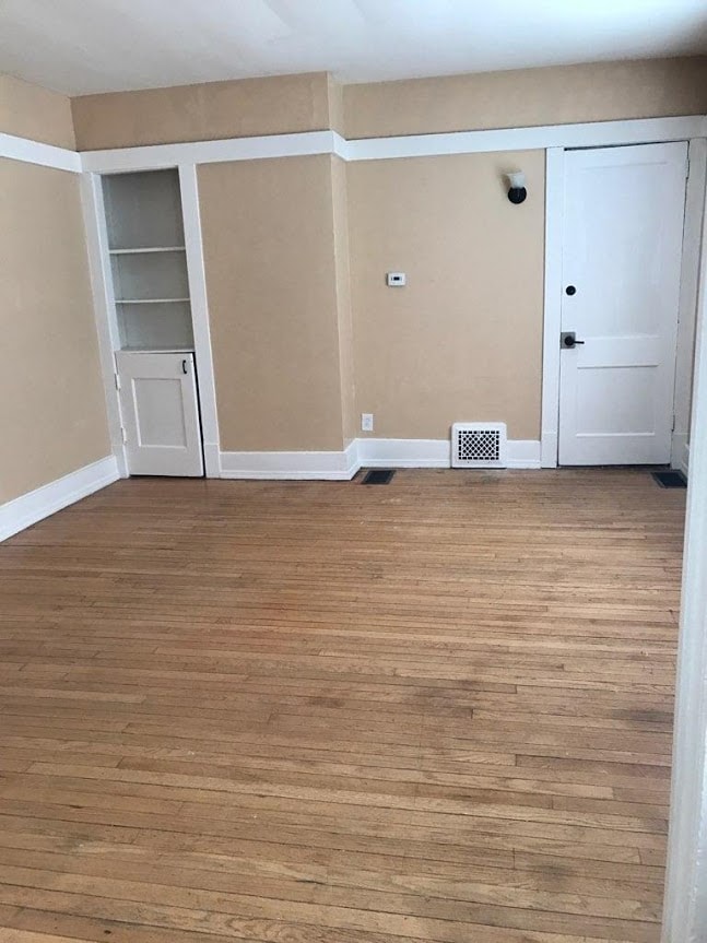 Building Photo - 1560 5th Ave SE