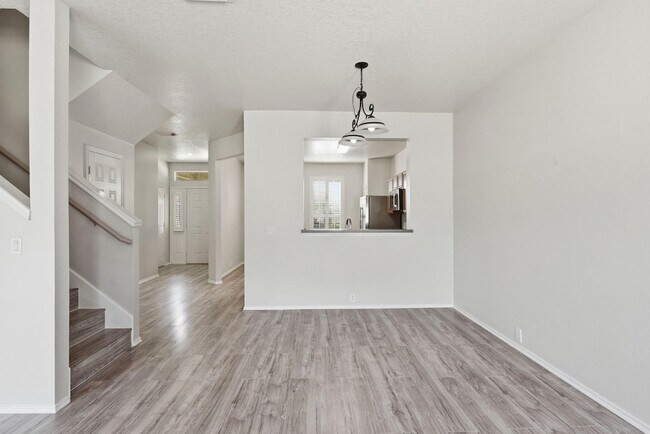 Building Photo - 9631 Coyote Creek Dr