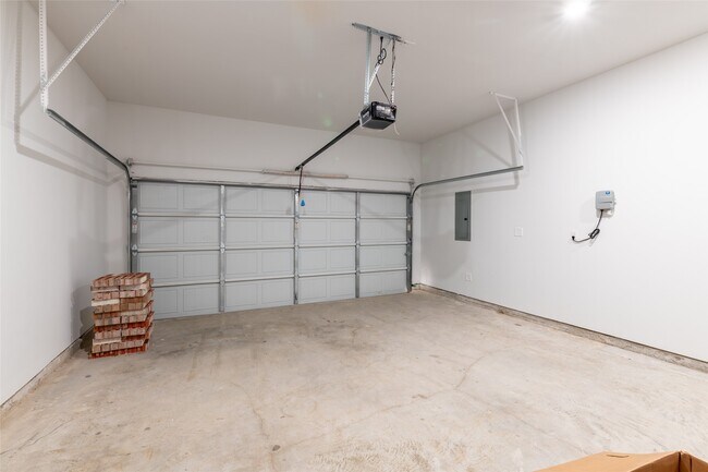 Building Photo - 9606 Champion Heavens Dr