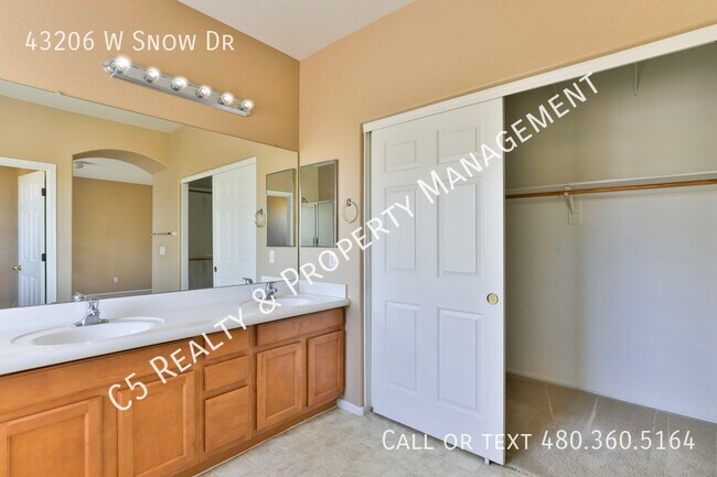 Building Photo - 43206 W Snow Dr