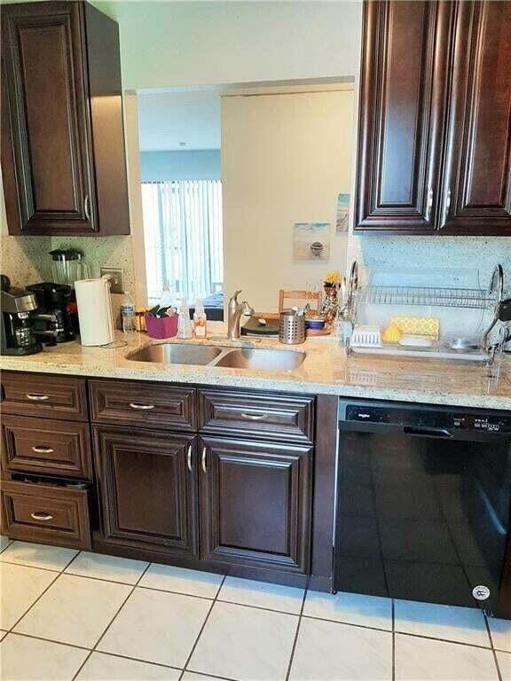 Building Photo - 1679 NW 15th Vista