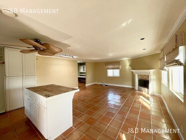 Building Photo - 1762 Hornblend St