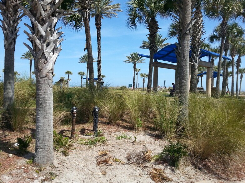 Building Photo - 183 5th Ave S