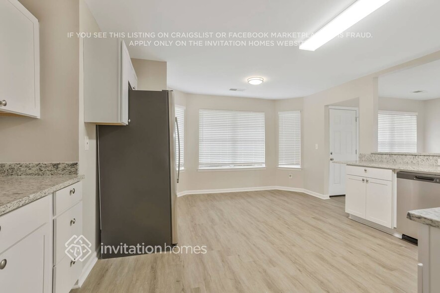 Building Photo - 1004 Ardwick Ct SE