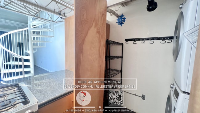 Building Photo - Contemporary loft-style 1 bedroom $2400