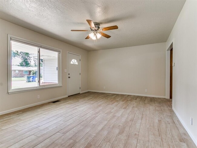 Building Photo - 1507 Avondale Dr
