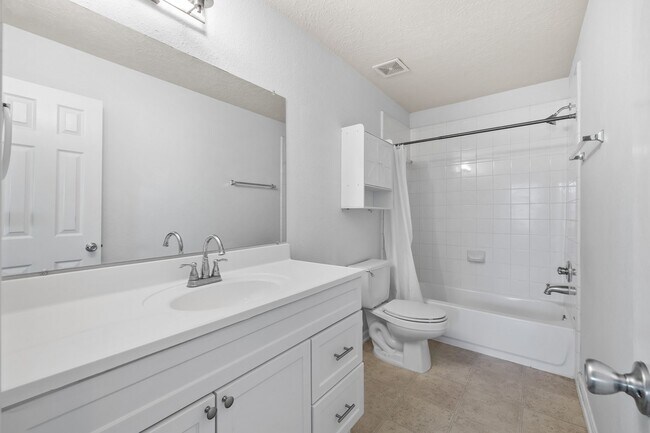 Building Photo - 2715 Skyview Knoll Ct