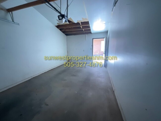 Building Photo - 3 bedroom, 2.5 Bath Condo for Rent