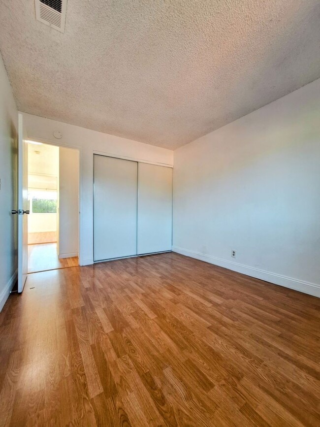 Building Photo - Beautifully Remodeled Two-Story 3bd Duplex w/Attached Garage & Private Yard