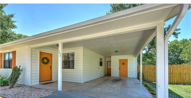 Building Photo - 203 NE J St