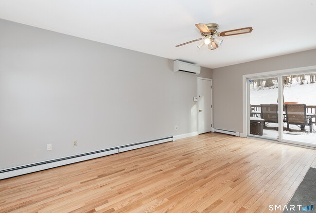 Building Photo - 10 Apple Tree Rd