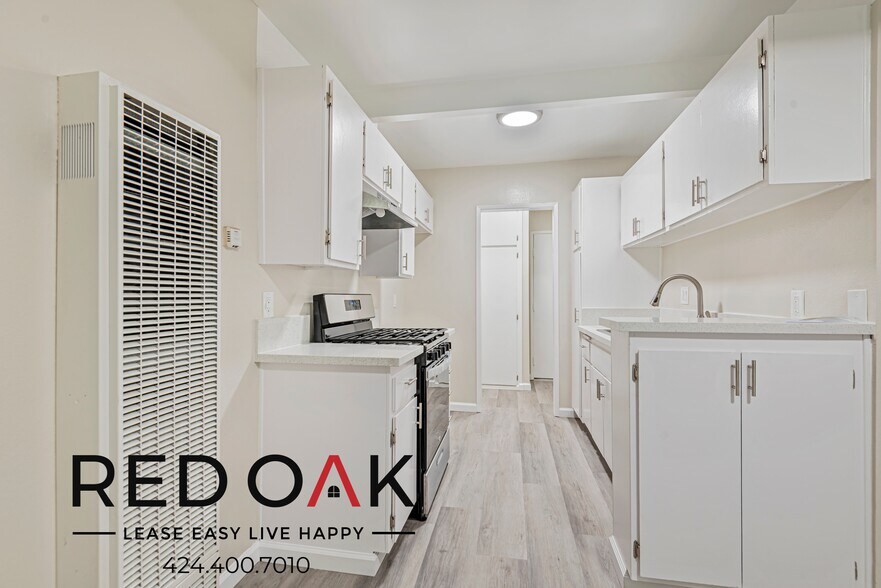 Building Photo - 1375 W San Bernardino Rd