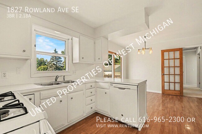Building Photo - 1827 Rowland Ave SE