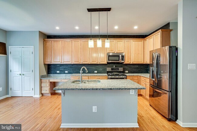 Building Photo - 43103 Forest Edge Square