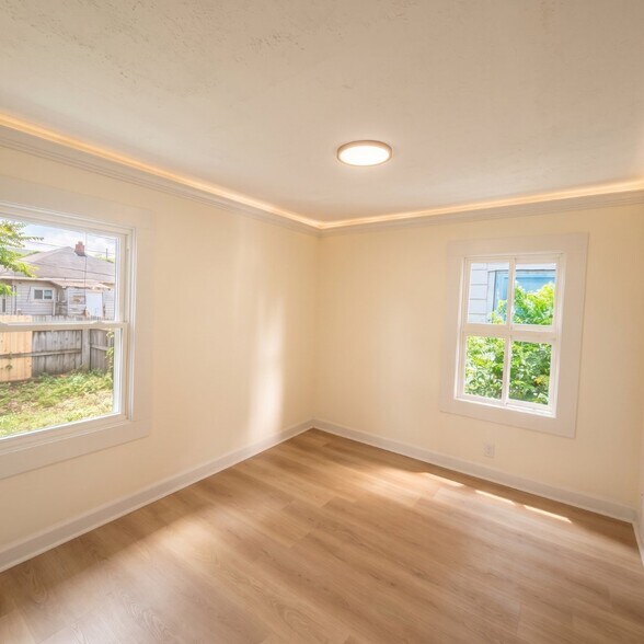 Building Photo - 1617 Cottage Ave