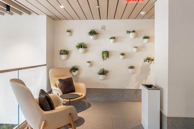 Building Photo - 175 2nd St