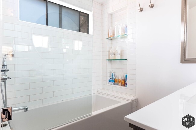 Building Photo - 12119 Rochester Ave