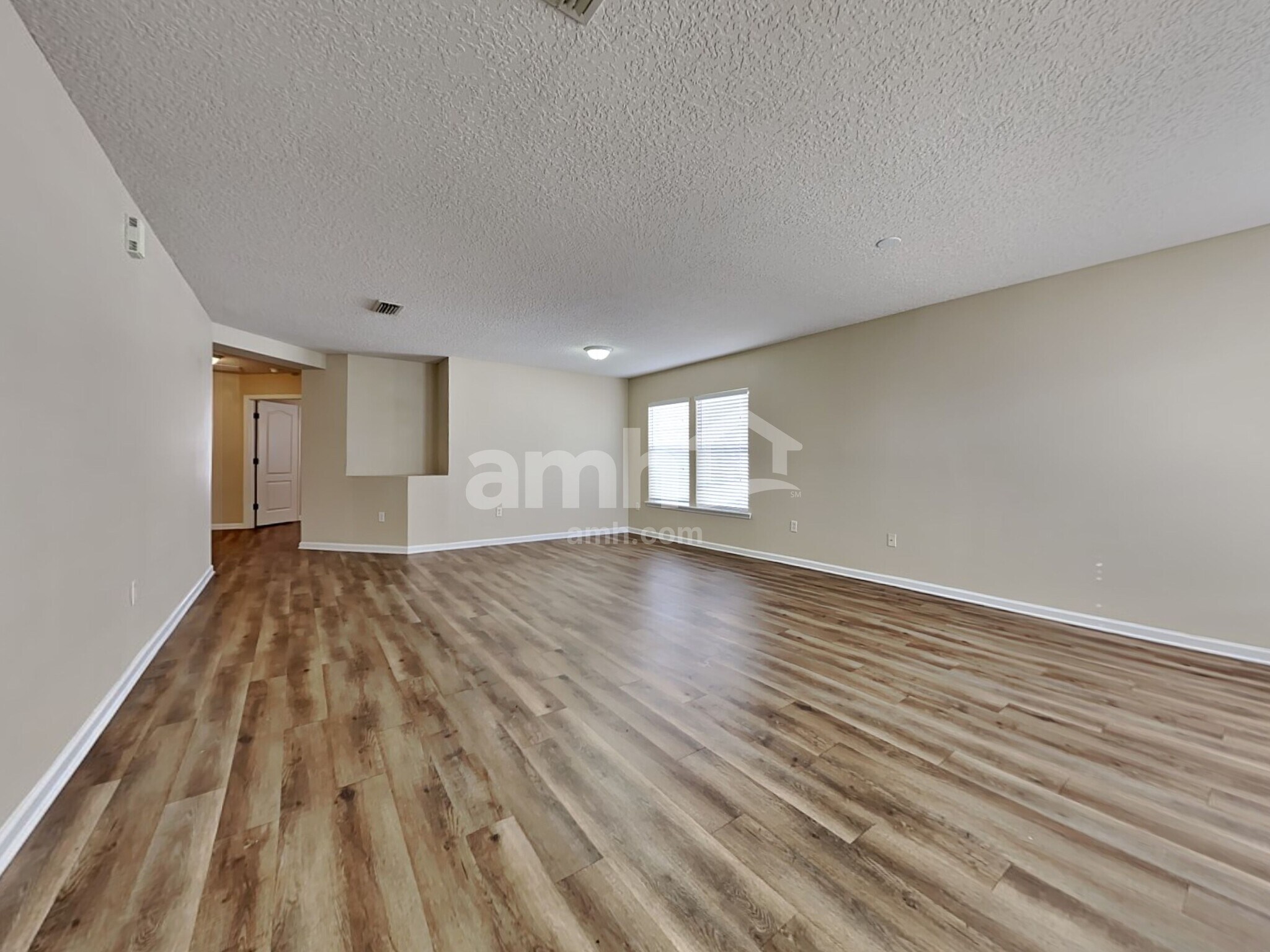 Building Photo - 11501 Brian Lakes Dr N