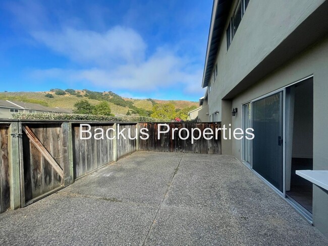 Building Photo - 19120 Creekside Pl