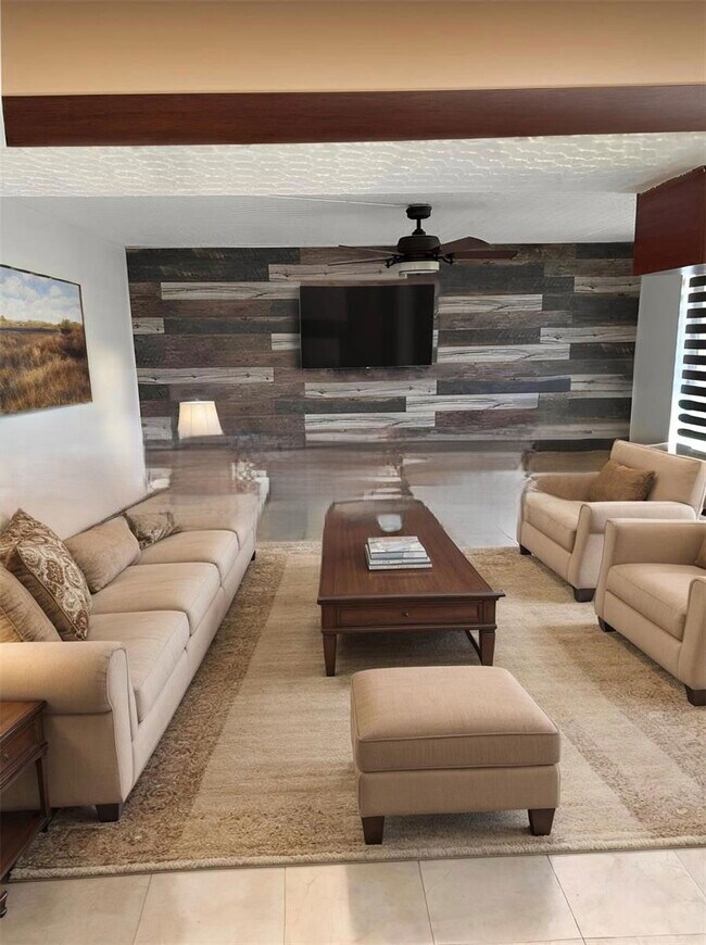 Building Photo - 600 NW 214th St