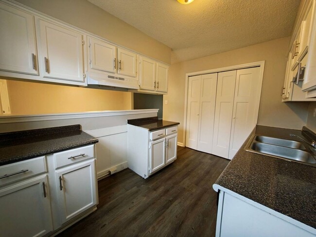 Building Photo - Very Nice Newly Rehabbed Home in Raleigh - Open To Section 8