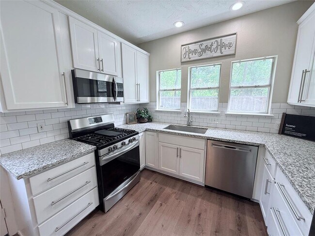 Building Photo - 87 N Avonlea Cir