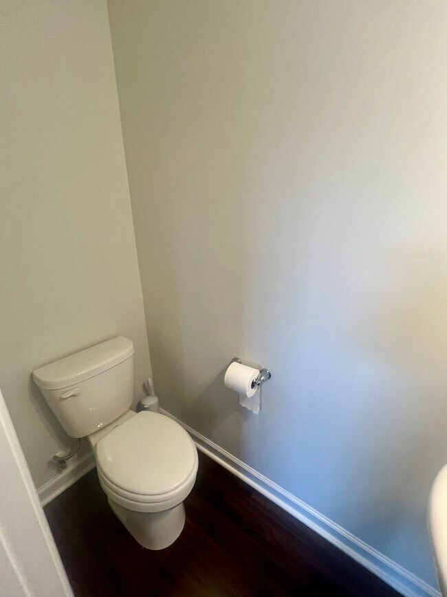 Building Photo - Welcome Home! 4BR/2.5BA in Manning Crossing – Elon