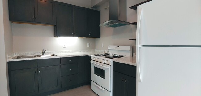 Kitchen - 58 Paine St