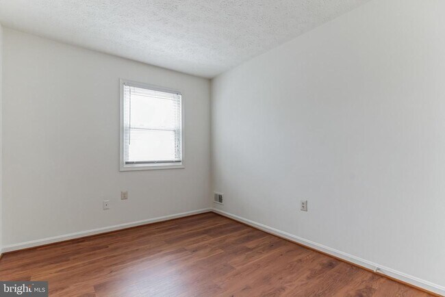 Building Photo - 10177 Irongate Way