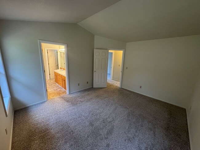 Building Photo - Single level home ~3 Bedroom ~ 2 bath House in Great Location with A/C