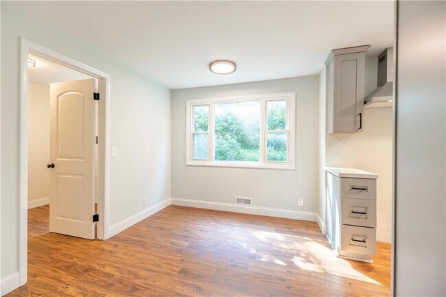 Building Photo - 104 Tumbleweed Dr