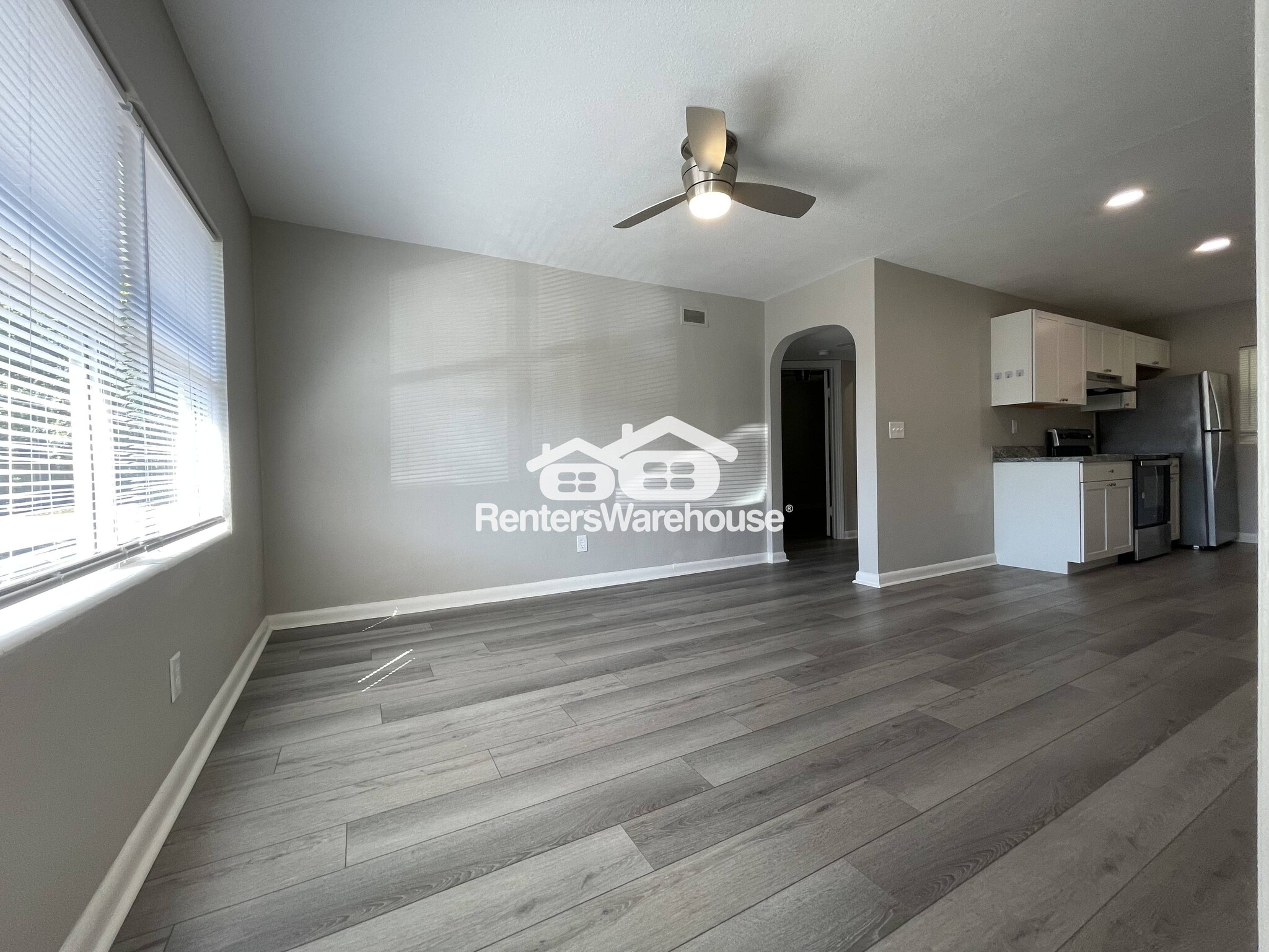 Building Photo - 310 S Arcturas Ave