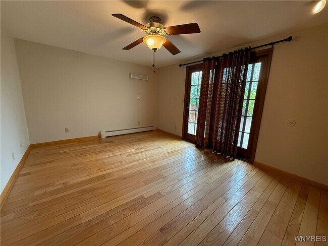Building Photo - 437 Springville Ave