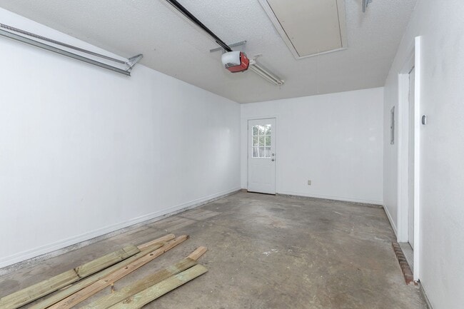 Building Photo - 602 Rhonda Lane