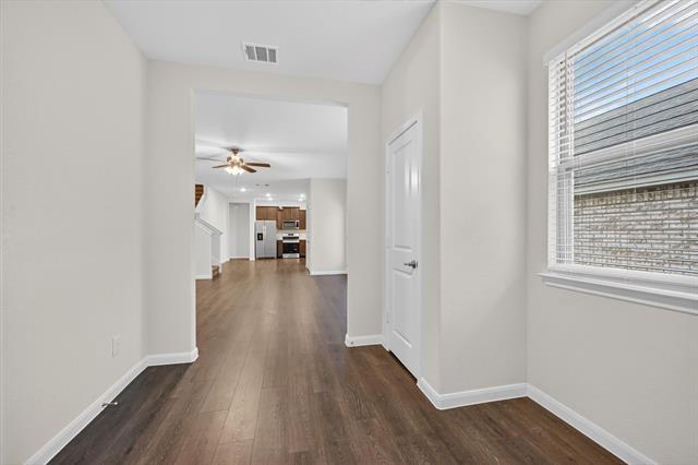 Building Photo - 3955 Oak Crk Cir