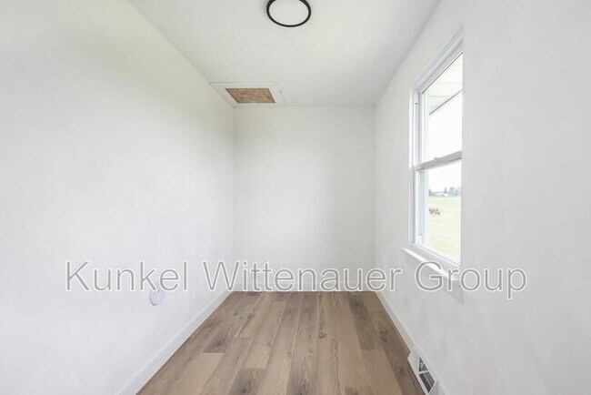 Building Photo - 9355 IL-3