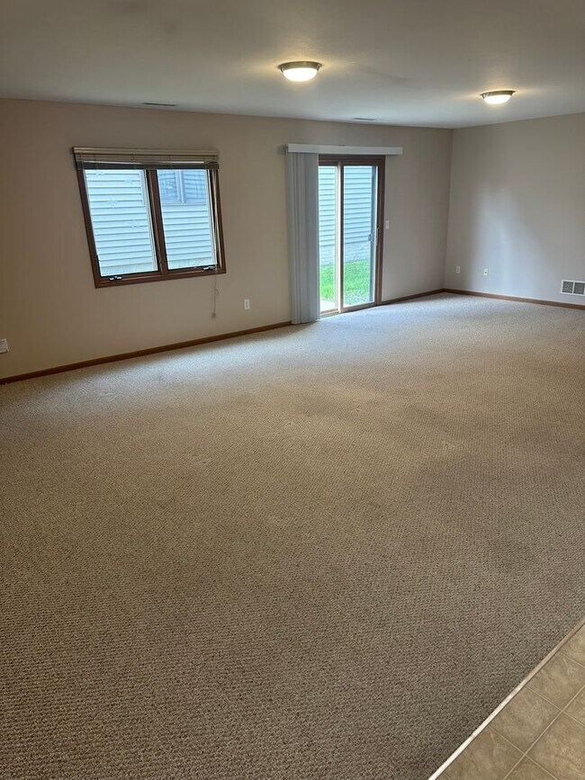 Building Photo - 3209 Polaris Dr